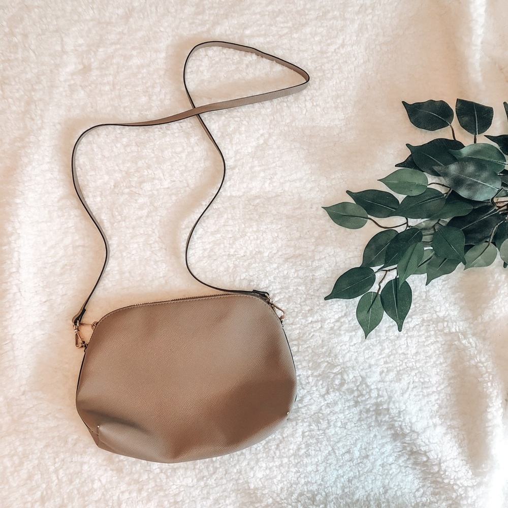 ✨H&M Nude Purse